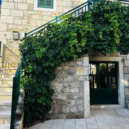 Apartment L&l Kamena House