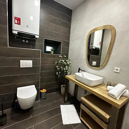 L&l Kamena House * Baska Voda