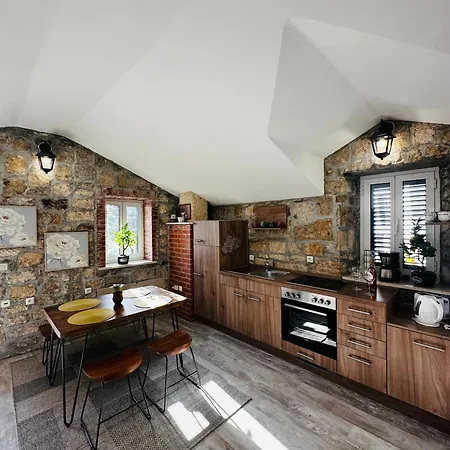 Apartment L&l Kamena House *