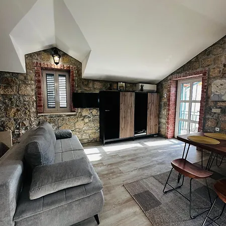 L&l Kamena House Apartment