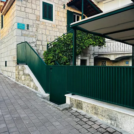 Apartment L&l Kamena House *