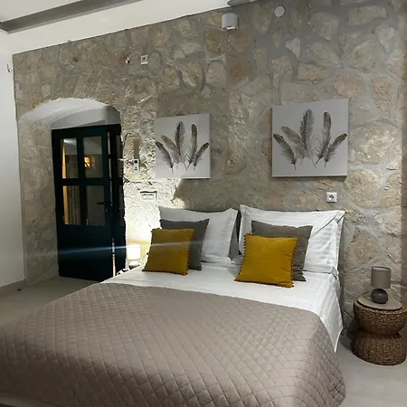 L&l Kamena House