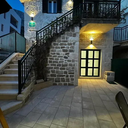 L&l Kamena House * Baska Voda